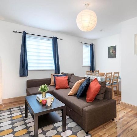 2 Bedroom Flat Near London Excel Εξωτερικό φωτογραφία
